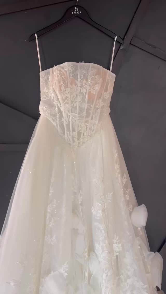 Exclusive to Vows Bridal Wakefield ✨
Meet Meadow by Kelly-Rae Designs — our very own gown and honestly… she’s got a little bit of EVERYTHING 🤍
Lace? ✔️
Structure? ✔️
Beautiful embroidery? ✔️
Glitter? OBVIOUSLY ✔️✨
Oh and that train ✔️ 🫶🏼
Meadow is made for brides who want that romantic princess feel with a modern twist. And if you’re dreaming of even more drama? Add an underskirt and watch her transform into the ultimate fairytale moment 👑
Available exclusively here at Vows Bridal Wakefield — because extra sparkle is always a good idea ✨
Book to see her in our bio
#Wakefieldbride #ModernBride #WeddingInspo #BridalBoutique #2027bride2028bride