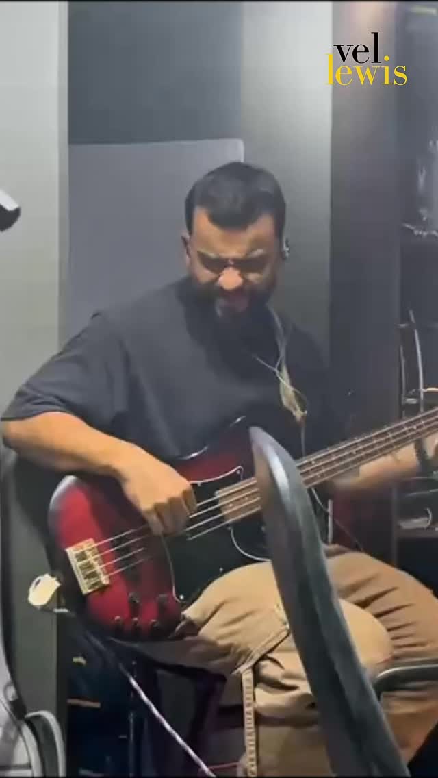 Behind the groove of Smoovee 🎸🥁
Adalberto and Dede practicing in preparation to lay down the bass and drums to bring the single to life.
Out May 22 on all digital platforms. Pre-save now.
Follow Vel Lewis Music for more!
#VelLewisMusic #Smoovee #jazz #hammondorgan #hamfam #organ #music #newsingle #presave #react #groove #vibe #bts #drums #bass #recording #youtube #spotify #applemusic #amazonmusic