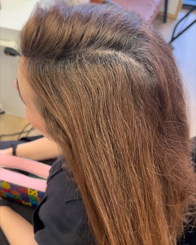 Covering grey hair isn’t a one-size-fits-all thing.
There are nuances to it including:
🧁 How much grey do you actually have?
🧁 WHERE on your head is it located…sometimes the majority is in the front. Sometimes it’s sprinkled everywhere evenly.
🧁Do you have different diameters of hair- meaning are the hairs around your front hairline skinnier than the hair elsewhere on your head?
🧁 How much of your natural hair color is still there, and what best end result are we able to achieve working with your natural hair color.
All these factors come into play because it changes how we formulate or what formula options make the most sense for your desired results, for the longevity of your color, and what it looks like between visits.
If you’ve been wondering if there’s a different or better way to cover and maintain your grey- let’s chat! We can definitely help!
.
.
.
.
.
#cypresshairstylist #greyhair #houstonhairstylist #greyhairtransition