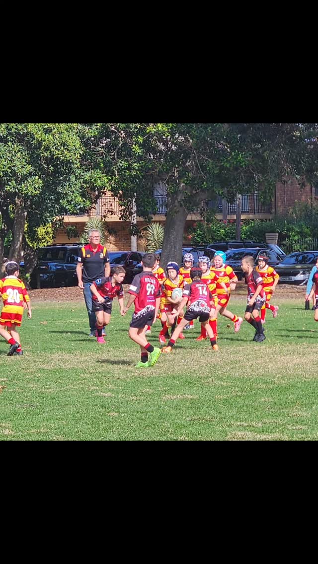 U9s Black met a tough opponent in Bays today. Amazing play from both sides. Missiles walked away with the lead.
Player of the Day - Corbin. ππ©·π€
Special mentions to Ray and Leandre.
@randwickrugbyjuniors #sjruminis #welldoneteam #minisrugby #saturdayrugby #maroubramissiles