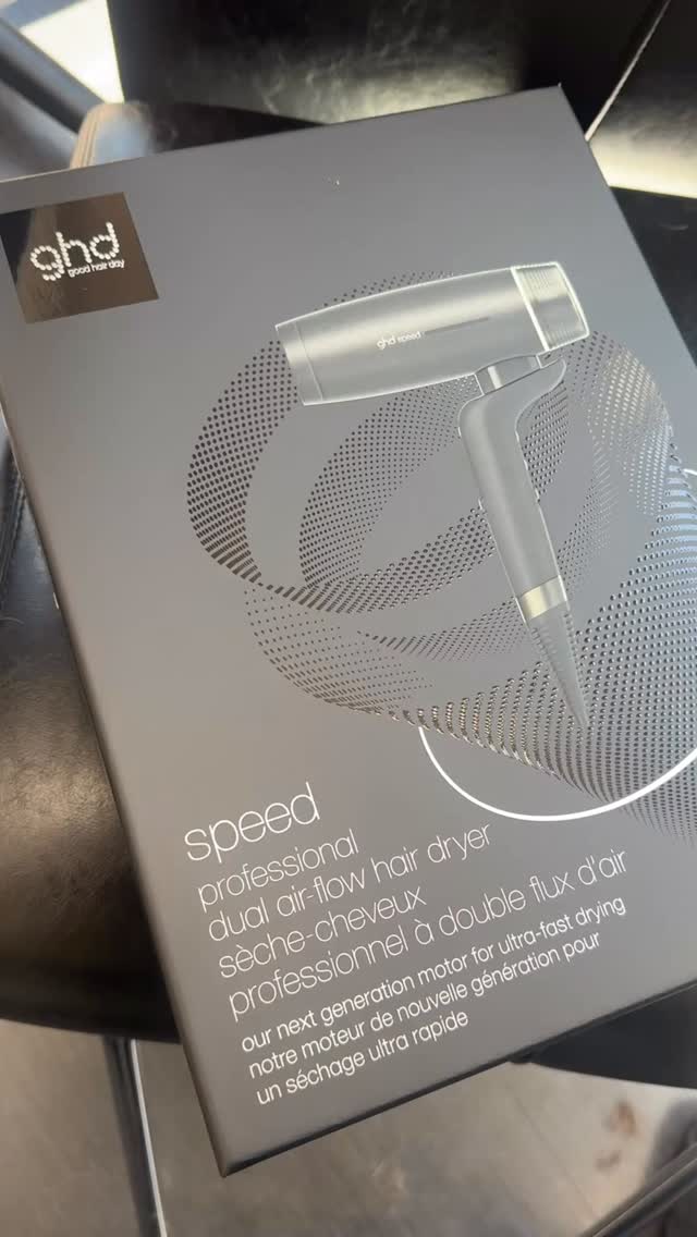 🖤GHD SPEED 🖤
Game changer ! Ultra fast drying and dual air flow hair dryer 😍
(Also it’s a sexy dryer duh 😏😘)
Thank you GHD now let’s have a Good Hair Day every day 🖤😎 #ghdstylesquad @ghd_northamerica
*
#wellapassioninstausa #ghdhairpro #dmvstylist #curlspecialist