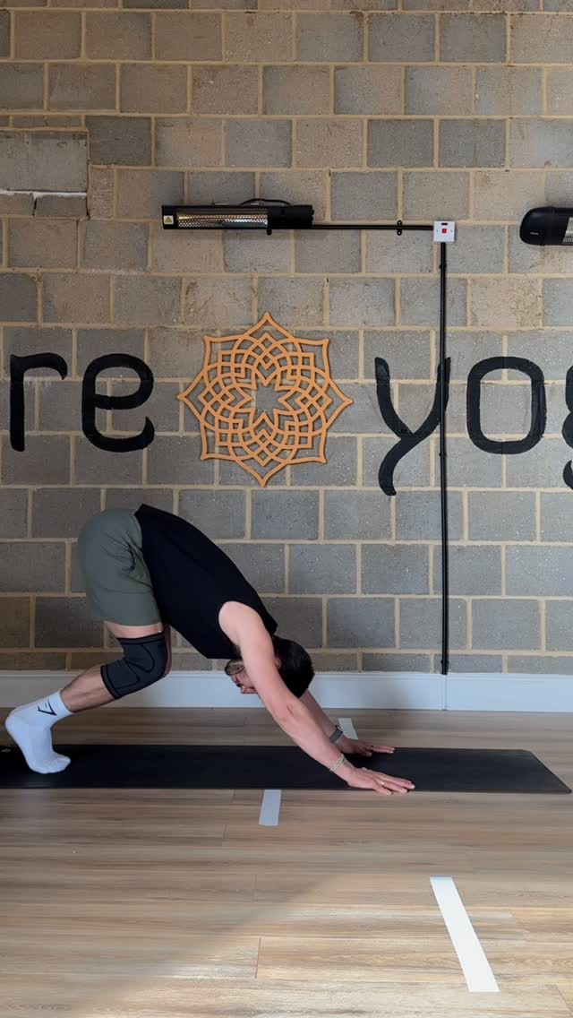 After teaching a yoga class today, I felt completely connected to my practice, so I stayed a little longer to play, explore, and trust the process. I’m glad I did it as I’ve actually held my longest gaze-up handstand tuck ever which for me is a reminder that progress is built through consistency, patience and showing up even on the difficult days.
Some days I don’t feel strong, balanced or confident enough. Other days, like today, everything feels aligned and the body responds with ease. That’s the beauty of the journey: growth doesn’t happen only on the good days but it happens because we keep coming back.
#yoga #handstand #progress #yogasana