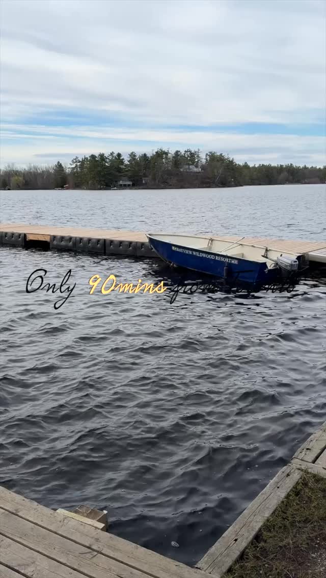 Sparrow Lake & lakeside chair, that’s all you need for your next getaway (only 90 minutes from Toronto).
P.S. Mother’s Day Brunch is this Sunday, May 10. Book now. Link in bio.
#BayviewWildwood #familyresort #muskoka #sparrowlake #ontariogetaway