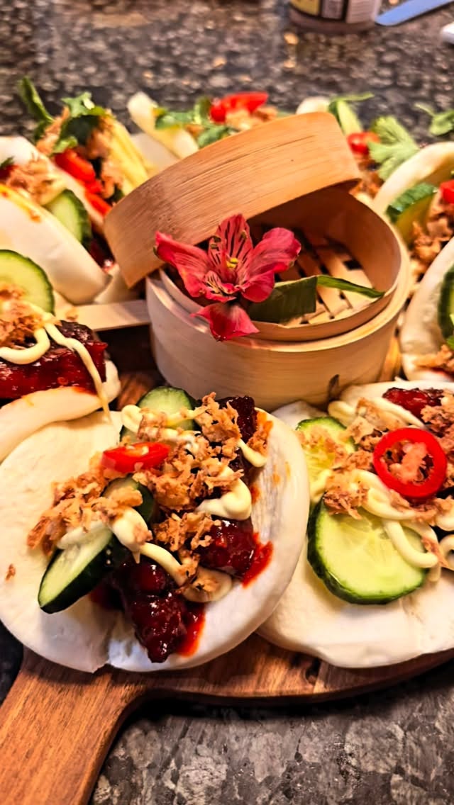 A selection of casual sharing style dishes made with fresh and beautiful ingredients 👌
💫 Perfect for mixed groups with different tastes ranging from Greek Mezze to Spanish Tapas
www.luxuryprivatechef.com
hello@luxuryprivatechef.com
+447898209846
(available on WhatsApp)
@luxuryprivatechef
#luxuryprivatechef #privatechef #privatedining #luxury #food