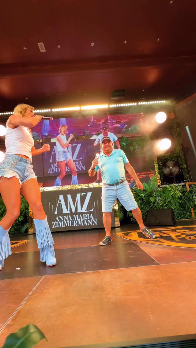 Da hat wohl jemand Anna Maria Zimmermann live auf der Megapark Bühne aus dem Konzept gebracht 😄 #megapark #ifeelmega #dance #unitedpartypeople