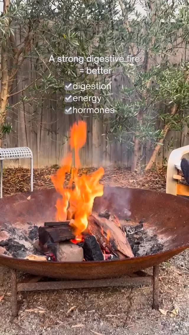 In Chinese medicine, digestion is often compared to a fire🔥
A strong digestive fire helps your body properly transform food into:
☑️ energy
☑️ nourishment
☑️ healthy digestion
☑️ balanced hormones
☑️ a healthy metabolism
☑️ a healthy menstrual cycle free
from symptoms like PMS and period pain
But constantly consuming cold foods and drinks can weaken that digestive fire over time.
Things that puts the digestive fire out and slows digestion in Chinese medicine includes regular intake of :
❌ice coffees
❌smoothies
❌raw, uncooked foods like salads
❌ice cold water with meals
❌skipping meals
❌eating while stressed or on the go
When digestion becomes “cold” or sluggish, it can contribute to symptoms like
✔️bloating
✔️fatigue after eating
✔️weight gain and fluid retention
✔️brain fog
✔️painful periods PMS symptoms
✔️cravings
✔️Lack of appetite
✔️sluggish digestion
✔️worsening perimenopause symptoms
In Chinese medicine, when the digestive fire weakens, metabolism and the bodies ability to properly transform food can slow down too.
Try reducing some of these cold foods and drinks for a few weeks and notice how your digestion, energy, bloating and hormones respond.
Have you ever noticed a difference when eating more warming foods or avoiding ice cold drinks? Let me know in the comments ⬇️
Glow Acupuncture and Chinese Medicine 106 Canterbury Rd, Middle Park 3206