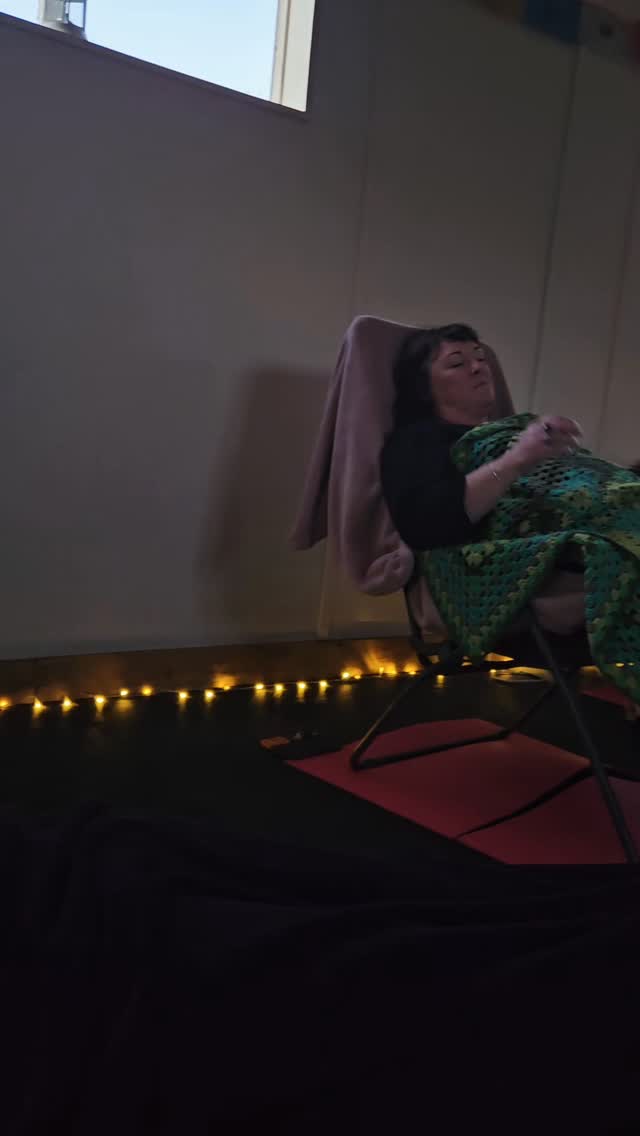 Some nights it just really hits the spot and we all drift off together! The gentle ripples of snoring travelling round the room only added to the vibes! Thanks as always Eve #soundbath #takecontrolofyourwellbeing #wellnessthatworks #wellbeing #soundbathsuttoncoldfield