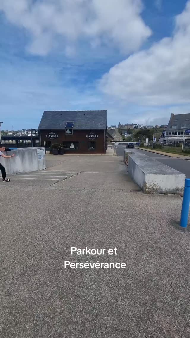 je donne des cours de Parkour en Bretagne et dans les deux sèvres 🐒
#Parkour #sport #vivrefort #coach