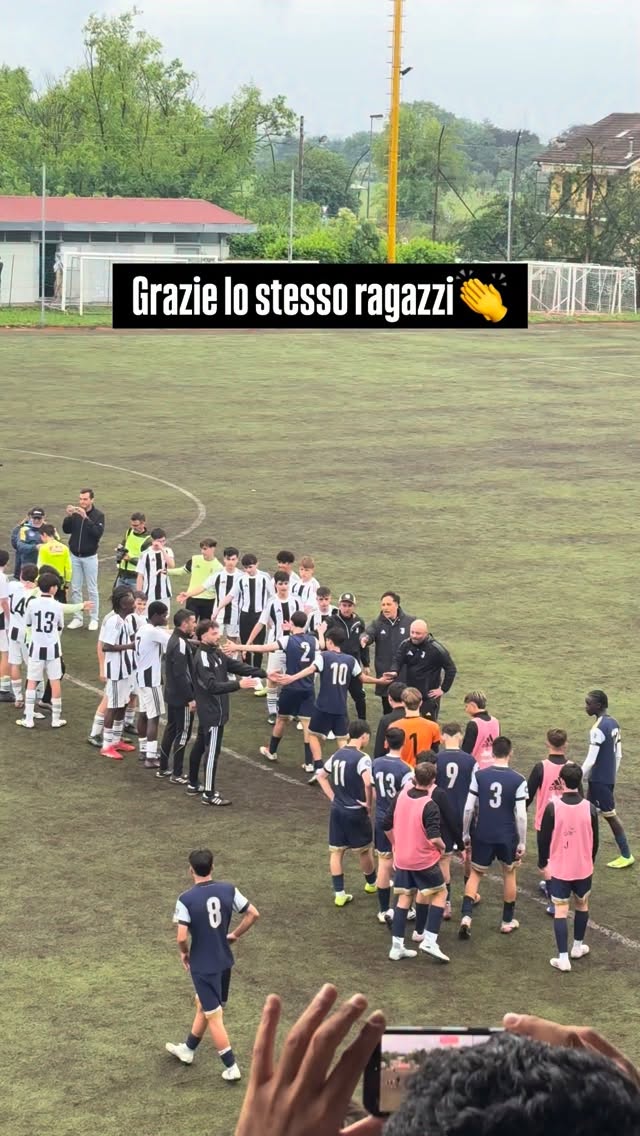 La nostra categoria U15 perde 3-2 la finale regionale ed esce dal campo tra gli applausi avversari.
Grazie ragazzi, ci avete fatto sognare fino all’ultimo minuto.
Congratulazioni alla @sisportlife per la vittoria del titolo.
#wearechisola #chisolayouth