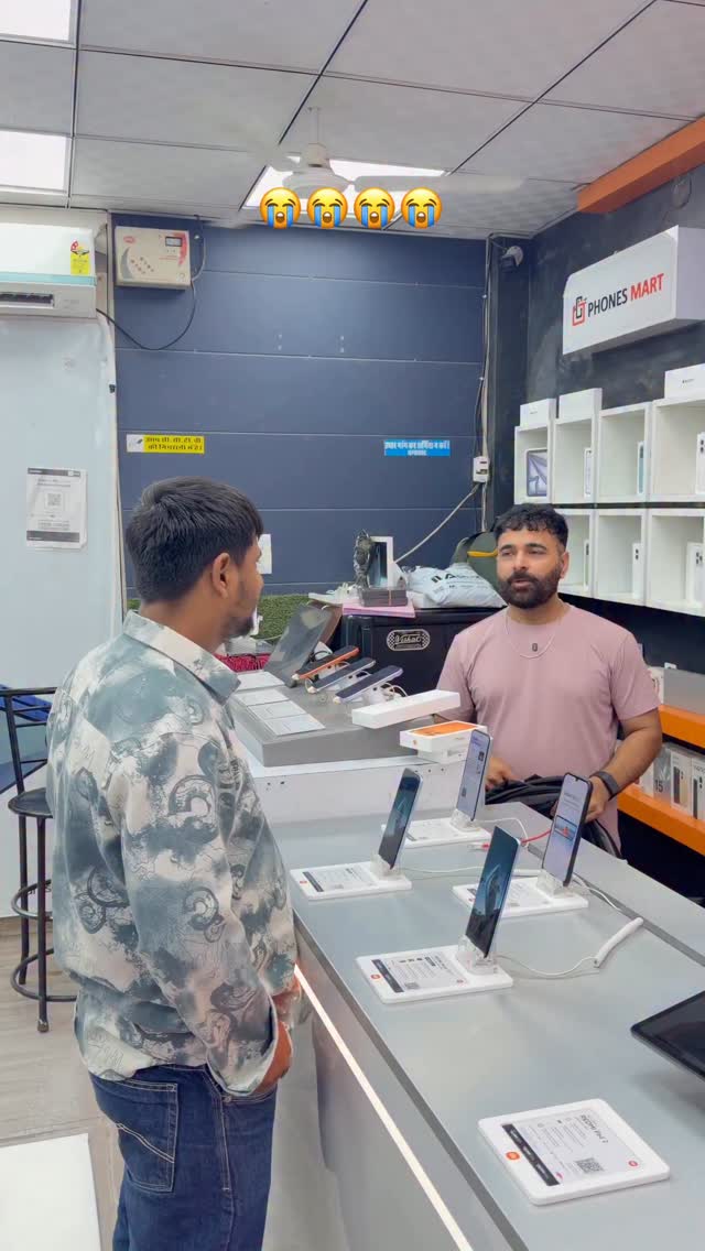 Ye kya ho gya 🥲
.
.
.
.
.
#dealsmilegi #mobilephoneshop #relatable #new #funny