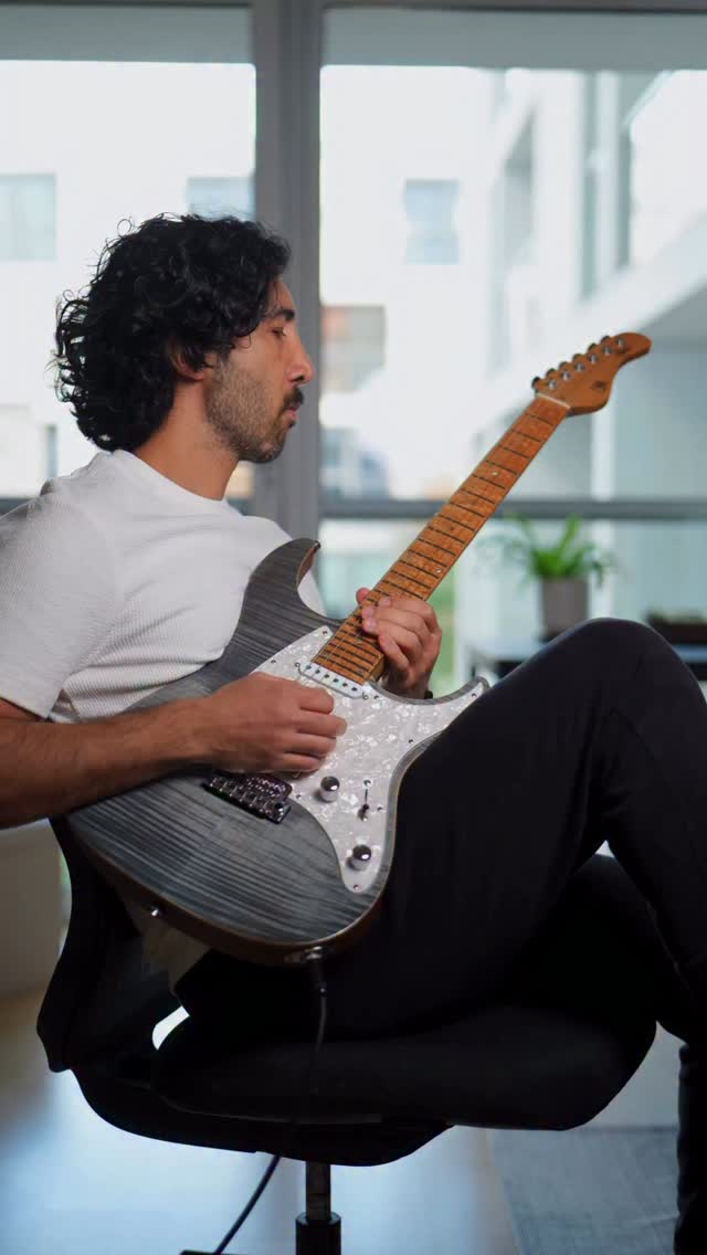 When there’s too much noise in my head, I stop looking for something to fix it. I mute the world and grab the guitar. Works every time.
@mayonesguitars @bareknucklepickupsofficial @lumix @neuraldsp @rsdrumsofficial