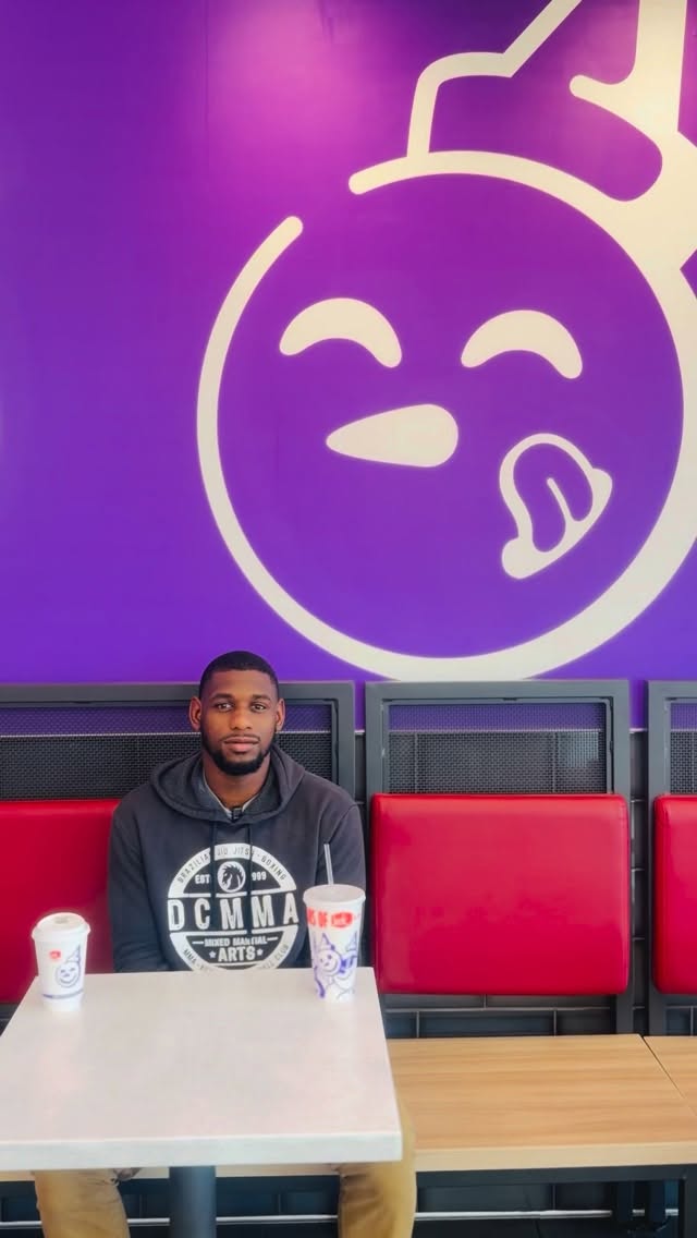 Earlier today I spoke with @theeericmoore of @derby.city.mma inside @jackinthebox (Dixie Highway), to discuss his upcoming @lfafighting 235 fight in June.
Here we learn how the sport has shaped his discipline and life perspective, and his excitement about competing on the @lfafighting 235 card on June 19th at Freedom Hall in his hometown of Louisville.
Eric also shares details about his upcoming opponent who has significantly more fight experience, explains how he’s preparing his conditioning and wrestling to handle a fighter moving up in weight class, and promises fans an exciting, action-packed performance.