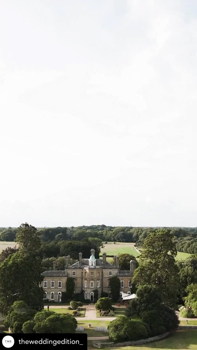 Love is in the air at stunning @pylewellpark • @theweddingedition_ Inside a real wedding at Pylewell Park ❤️
*Tap the link in our bio or head to stories to read more about our venue of the month*
Venue: @pylewellpark
Video: @haleyjaymedia
Cover photo: @thesmithsandco
#theweddingedition #pylewellpark #weddingvenueuk #weddingband #wedding