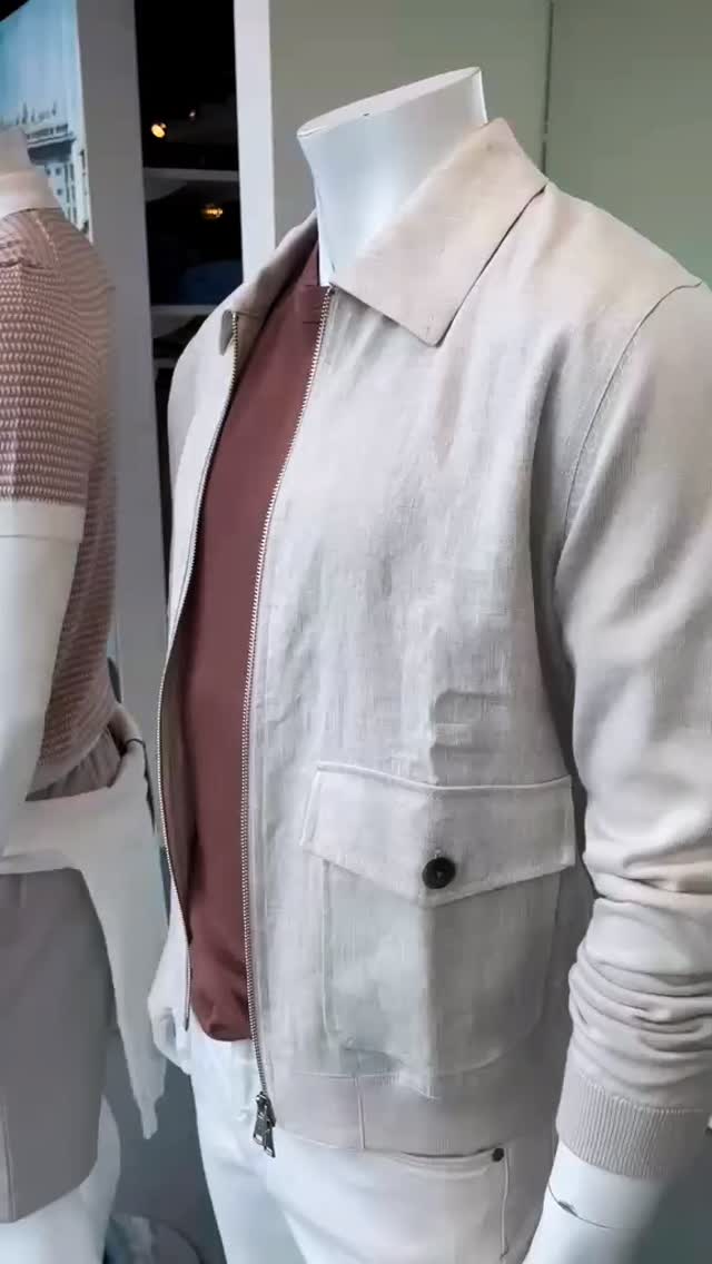 Summer is coming! Vanaf vrijdag krijgen we zomerse temperaturen! Kom langs en shop nu jouw nieuwe, luchtige zomerlook! ๐ค๐คฉ