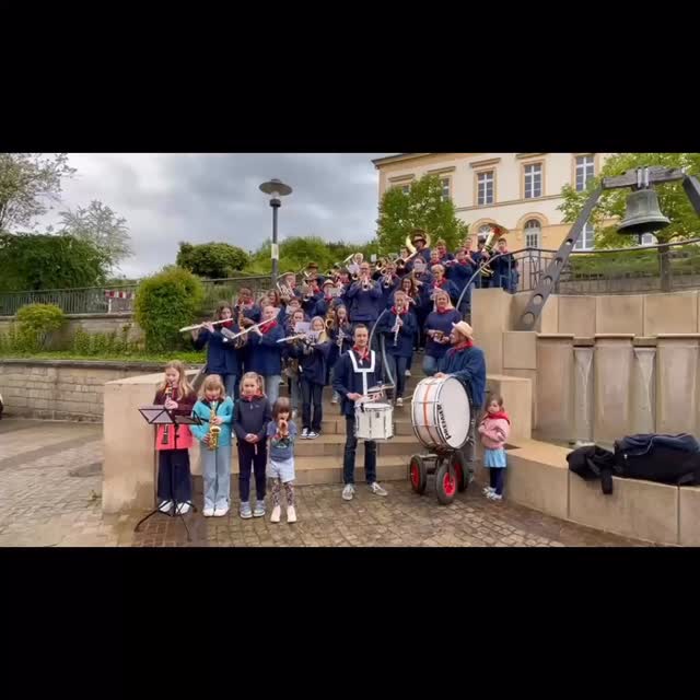 D’Miedernacher Musek war dëst Joer nees duerch d’Duerf an iwwert de Bierg ënnerwee. 🎶
Dëst Joer awer goufen Don’e fir den #televie 2027 gesammelt. ❤️
Hei ee ganz grousse Merci un all déi generéis Leit, déi mat hire Spenden an hirer Ënnerstëtzung dozou bäigedroen hunn. 🫶🎶