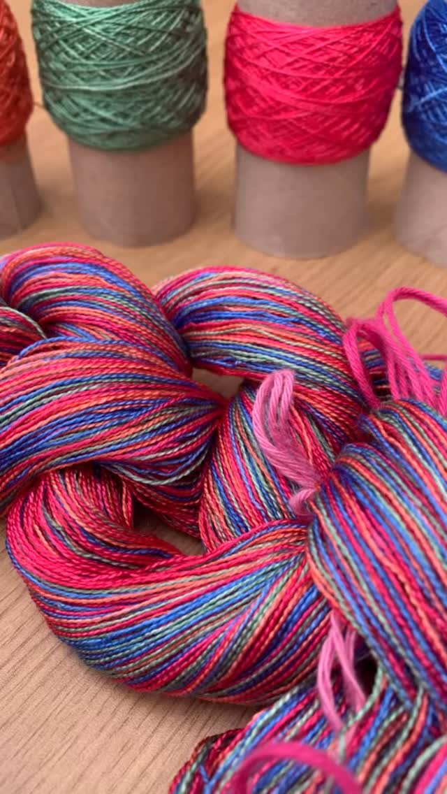 Four colours. One skein at a time. 💙💚🩷🧡
I hand dyed this silk yarn in four separate colourways, then carefully wound the warp to bring them all together for my next 4 colour echoweave silk scarf. There’s always a moment when the dyed threads are finally lined up side by side and the colours start “talking” to each other — that’s when the magic begins.
Now the warp is ready, and next step is dressing the loom. I can already imagine the shimmer and colour play echoweave creates in silk ✨
#handdyedyarn #silkyarn #echoweave #weaving #handweaving loom warping weaversofinstagram fiberart textileart handwoven silkscarf colourlove slowcraft weavingprocess artisanmade
