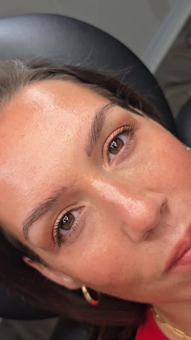 Annual touch-up 🤌🏽
Saying goodbye to old microblading and hello to perfectly balanced brows with a Nano combo brow treatment!
Nano strokes + shading = effortless, makeup-free brows 🤎
Book now through the link in bio or text 843-499-4357
#Eyebrows #combobrows #permanentmakeup #SouthCarolina #Charleston