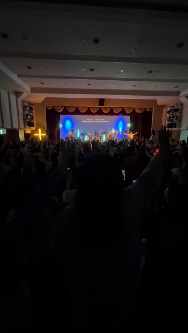 🙌
オハナカンファレンス2日目の夜には
同じ会場でUNITEが開催され
なんと500人以上もの若者が集まりました🌟
ワクワクする
でも麗しい時間が流れていました♫