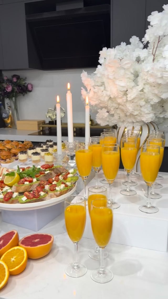 Bride and grooms morning breakfast …🥂#cateringbymona #foodstagram #delicious #foodie #yummy