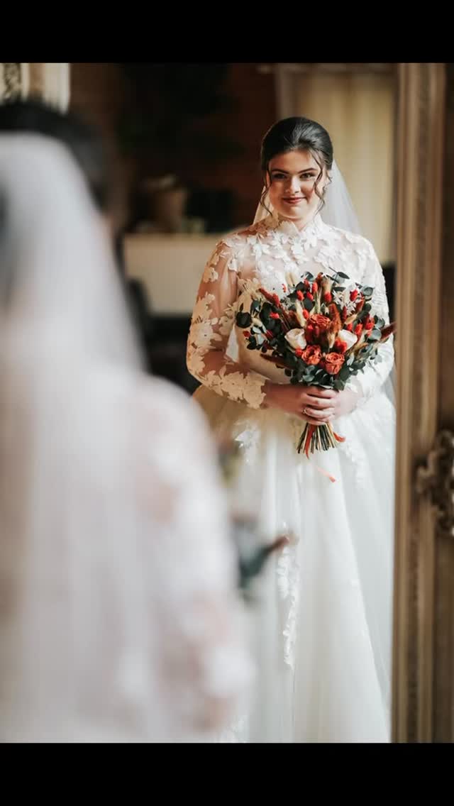 REAL BRIDE ✨
Our absolutely stunning bride Amy married her new husband in the most beautiful style 💍✨
From saying yes to the dress to saying yes forever — she looked nothing short of incredible on her big day.
Thank you for letting us be part of your bridal journey, Amy (and Sam🫶🏼) 🤍
#RealBride #WakefieldBride #YorkshireBride #VowsBridal WeddingDressGoals BridalInspo #JustMarried BrideGoals UKBride