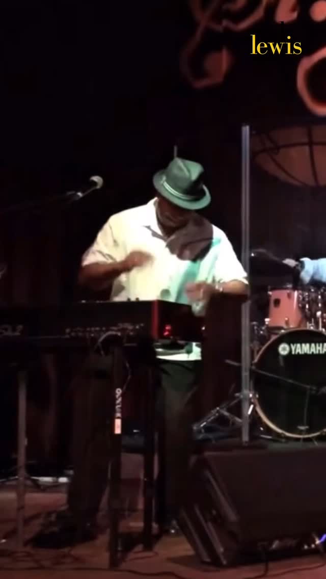 Vel Lewis performing “Percussing” from his “All Wound Up” album at St. James Live Jazz Club (Atlanta, GA) .
Full performance on Vel Lewis Music YouTube Channel.
Follow Vel Lewis Music for more!
#VelLewisMusic #jazz #hammondorgan #hamfam #organ #music #grooving #live #performance #percussing #allwoundup #stjameslivejazzclub #atlanta