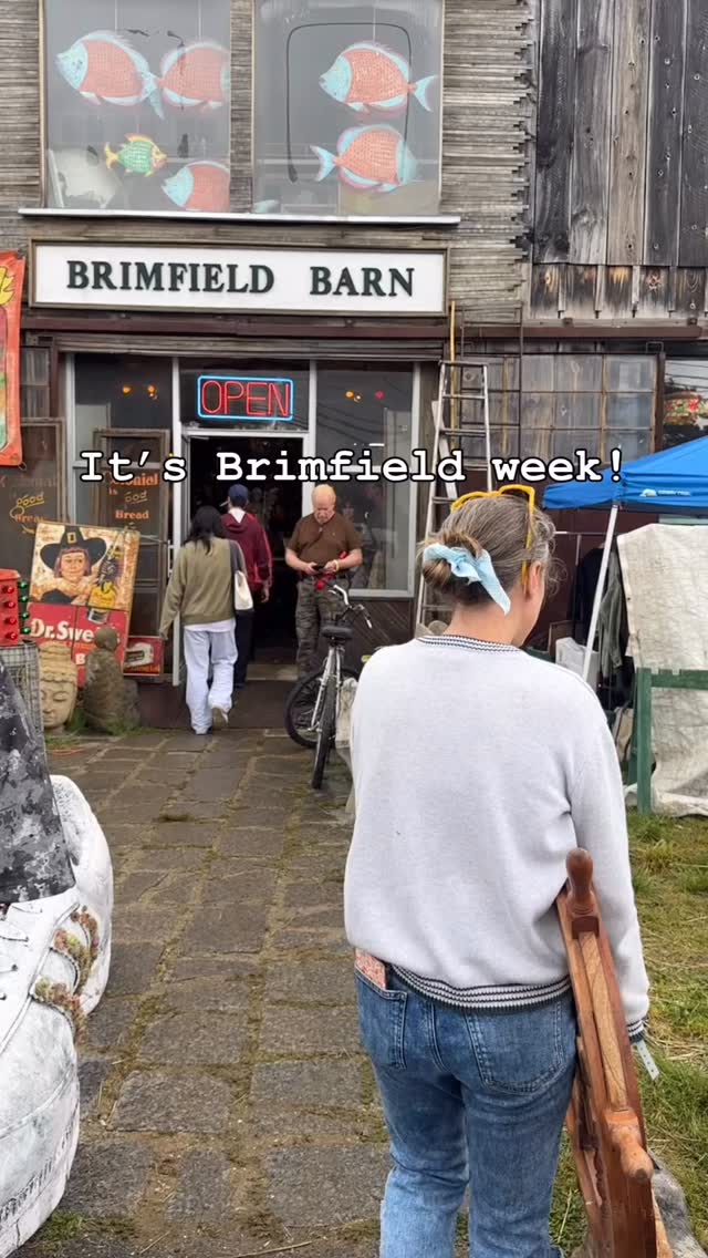 Brimfield tips for first time shoppers and veterans alike!
-There are over 20 full fields of booths as far as the eye can see. Some charge to go in and some are free. Each opens on a different day. Make a game plan
-Go for at least 2 days. You’ll never see it all, but one day will leave you feeling burnt out and wanting more!
-Park centrally and make trips back to the car throughout the day. It makes shopping way easier and more manageable! You can also rent a wagon.
-If you see something you love, don’t leave it behind. We have all regretted leaving that one special piece!
-Don’t stress- there’s more than enough to go around!
-If you love a field, go back the next day. Vendors restock throughout the week
-Negotiate kindly. The first few days, vendors will have the best stock - therefore they’ll be more firm on price. As the days go on, vendors will be more flexible on price.
-Have fun!!! It can be stressful at times but remember to soak it in and enjoy being surrounded by fellow vintage lovers