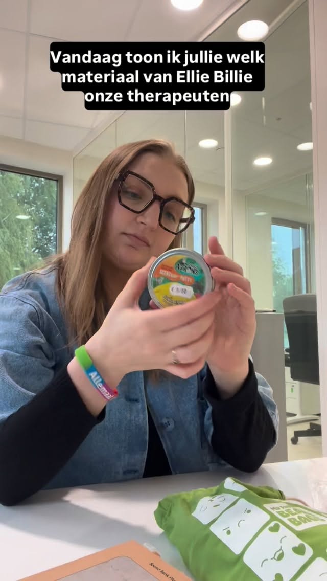 We zijn superblij in het centrum met het materiaal van @elliebillie.be 💓
En onze favoriet? Dat zijn de bean bags met emoties op! Wat is jouw favoriet?