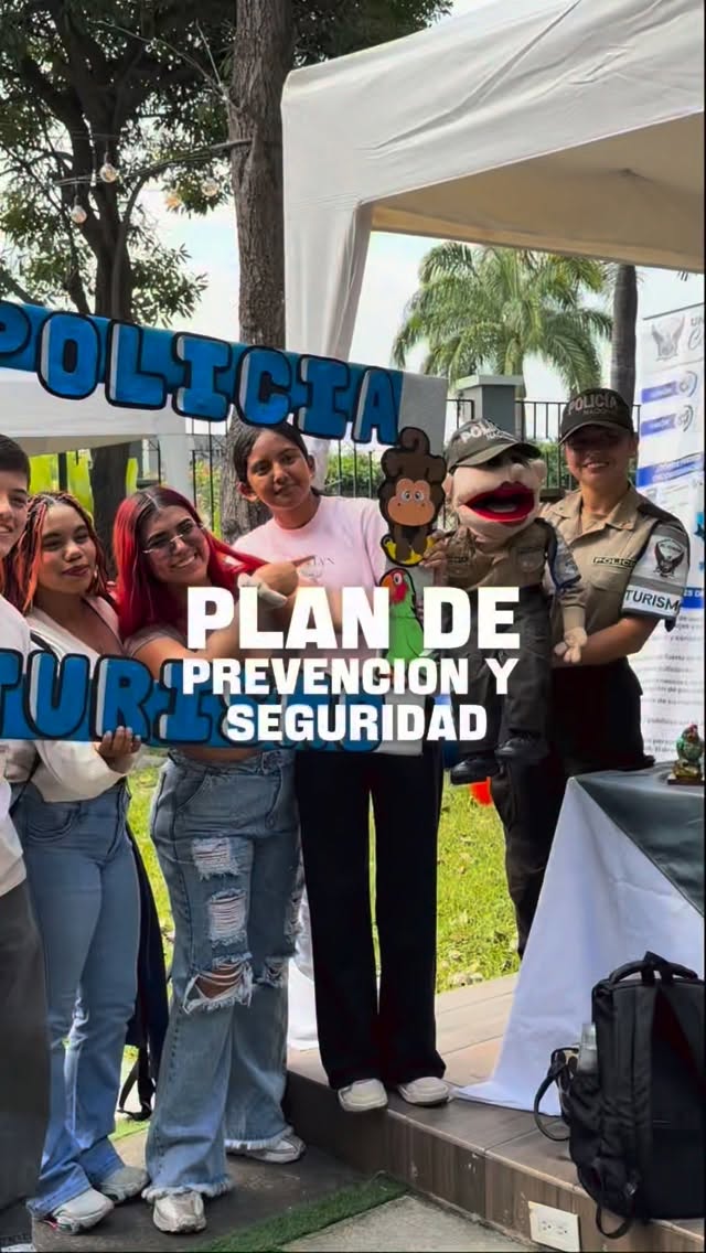 En nuestro Campus Samborondón, vivimos la Feria de la Policía Nacional sobre Plan de Prevención y Seguridad 🚔