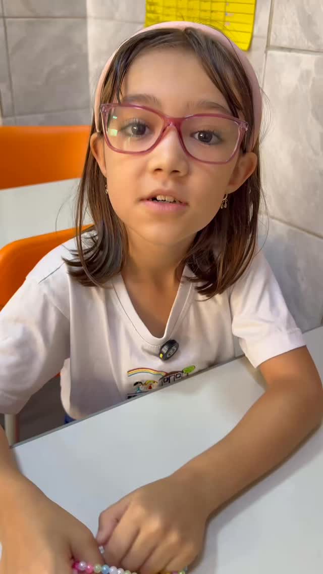 Com palavras simples, mas cheias de amor, o 2º ano matutino preparou mensagens especiais para as mamães. 💛
Entre “eu te amo”, “eu te adoro” e um amor “até o infinito”, cada criança deixou transbordar o carinho mais sincero que mora no coração. 🌷✨
#DiaDasMães #EscolaParque #SegundoAno #AmorDeMãe #MamãeEuTeAmo HomenagemDiaDasMães InfânciaComAfeto EducaçãoComAmor FamíliaEscolaParque AmorAtéOInfinito