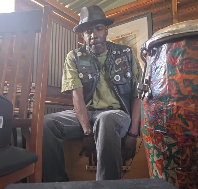Complaining Blues Shed...ππΏπ€ #goodgriot #wudshedsounds