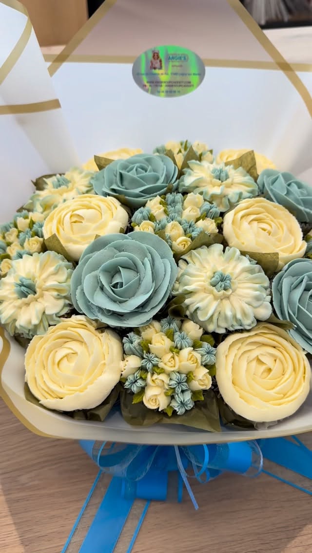 #bouquetdecupcakes #angiescupcakes77 #patisserietrompeloeil #cupcakebouquet #fleurscomestibles
