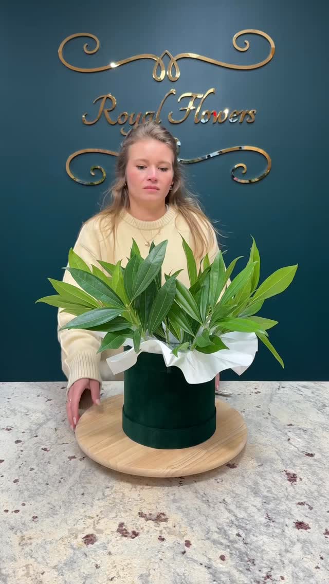 Who needs a purse when you can carry flowers instead? ππβ¨
#medfordnj #florist #flowershop #floraldesign