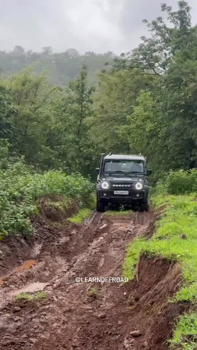Questions:
What could the driver have done better? Note: difflocks weren’t working and tyres deflated to 12psi
Was the spotter giving good instructions?
What is one main reason for the struggle? It’s audible rather than visible.
#learnoffroad #offroadjunkie #forcegurkha #gurkha