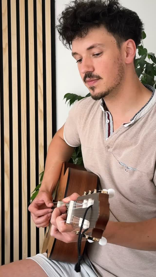 A little arrangement 🎸🎹 of “Can’t Stop Falling In Love With You” 🕺🏻. I’ll be performing at The Twins Pub on the 22nd from 21:00 on. Come and see me.