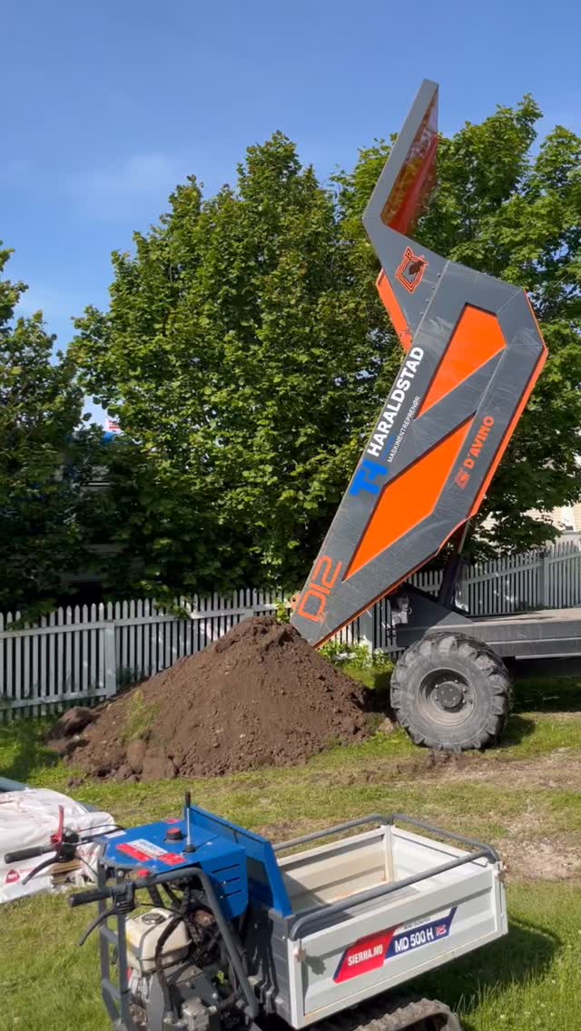 Vårt lille anneks tar form 🏡
.
Vi har gjort det meste selv, jeg og min kjære (mest min kjære 😇) - og jeg har støpt fundament for første gang 💪🙌 ganske stolt 😉
.
Snaaart begynner det som jeg synes er aller mest gøy!! Innrede og møblere!! 🤩🤩
.
Dette blir mitt lille kontor og showrom (i hvert fall enn så lenge) hvor du kan komme på besøk og få hjelp til ditt interiør-prosjekt. 🪑🛋️🖼️🫖👩💻🏡🪜🌳
.
Jeg hjelper deg med farger, tapeter, tekstiler, tepper, rullgardiner i bambus, møblering og innredning.
.
Velkommen til Gåsetoppen! 🪿 🍃
.
#anneks #interiørinspirasjon #interiørkonsulent #åpenthavinteriør #husoghytte