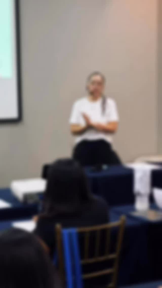 Damos la bienvenida al entrenamiento IPA PRO en Monterrey, un espacio de formación diseñado para profesionales que buscan ir más allá de la teoría y desarrollar herramientas realmente aplicables en niños neurodivergentes con desafíos en praxis, habla, conciencia fonológica, lectura y escritura.
Durante estos días, estaremos compartiendo aprendizaje basado en evidencia, análisis clínico y estrategias que impactan directamente en la intervención terapéutica. 🧠✨
Nos emociona reunir a profesionales comprometidos con elevar el nivel de atención en Latinoamérica y seguir construyendo una comunidad clínica cada vez más preparada, actualizada y apasionada por hacer la diferencia.
Bienvenidos a IPA PRO Monterrey.
Aquí no solo se aprende… aquí se transforma la manera de intervenir. 🔥
#IPAPRO #Fonolatin #Monterrey #Neurodesarrollo #Fonoaudiología TerapiaDeLenguaje ApraxiaDelHabla EducaciónContinua FormaciónProfesional Neurodivergencia