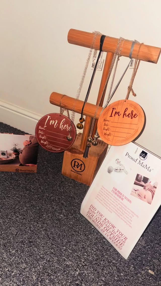 Proud Mama 💎✨
We also stock beautiful jewellery for the expectant mother.
There is a small xylophone inside the jewellery.
The magical sound of the jewellery soothes the baby in the womb and later outside the womb.
The chiming pendants are worn low, resting against the bump, so any movement means baby hears the gentle ringing sounds. 👂🏻
Once baby arrives, the chimes will remain a reassuring sound outside of the womb, providing them with comfort.
Available to purchase at:
📍 Nelson
#wombsound #babysounds #babyscans #mumtobe jewelleryformums @proud_mama_sieraden