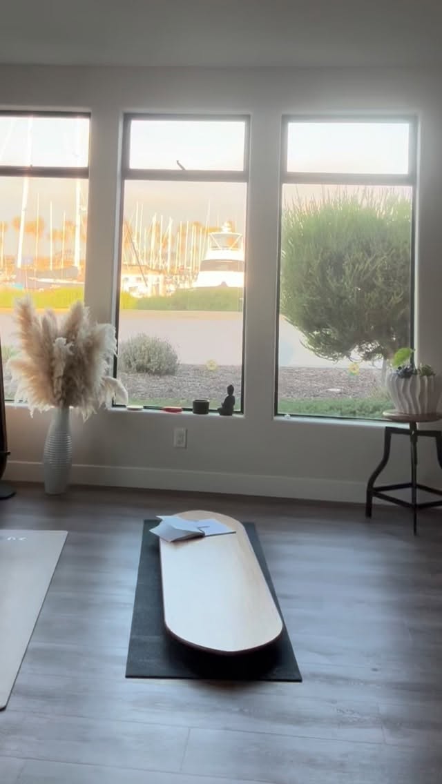 Live with intention!
Sat Chit Ananda
Existence Consciousness Bliss
People come to me lately and say: „You are so grounded.“
That is DAILY work!
I am living what I am preaching.
The yoga board has brought a layer of consciousness in my day to day life I would have never expected 🙏
I step on it and my awareness shifts. I feel strong and confident. WhateverI have found on my healing journey came to full circle. What I found made sense and my practice simply elevated.
INTELLIGENT movement happens when our mind and body connects, when we are aware of what happens in our body, in our mind and it shifts the energy.
The yoga board is a short cut for
#strength
#alignment
#mindbodyconnection