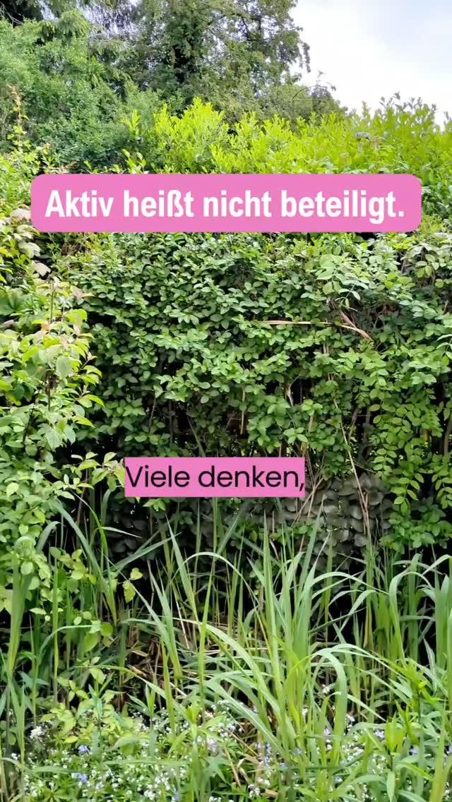 Ich glaube, Schüler*innen spüren sehr genau, ob ihre Beteiligung wirklich zählt oder ob sie nur den fertigen Rahmen ausfüllen sollen.
Und vielleicht ist genau das der Punkt, über den wir ehrlicher sprechen müssten.
Wo habt ihr erlebt, dass Beteiligung in Schule wirklich Teilhabe ermöglicht hat?