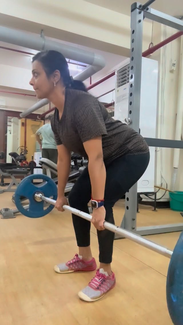 For months I felt like my body was fighting against me. The scale wouldn’t budge no matter what I tried. Then I made 3 simple changes — and everything shifted.
1. I minimized ultra-processed foods 🥗
Menopause already messes with insulin sensitivity. Minimizing mindless eating sweets and savouries from grand sweets, helped my body to stop holding onto fat — especially around my belly.
2. I added strength training 3x a week 💪
Cardio alone wasn’t enough. Building muscle boosted my metabolism and helped with the hormonal shifts that cause muscle loss after 40. It changed my body composition completely.
3. I prioritised sleep & managed cortisol 😴
High stress = high cortisol = stubborn weight. I started a wind-down routine, reduced late-night screen time, and protected my 7-8 hours. This was the game-changer nobody talks about.
Menopause is not the end — it’s a reset. Your body CAN change, it just needs a different approach.