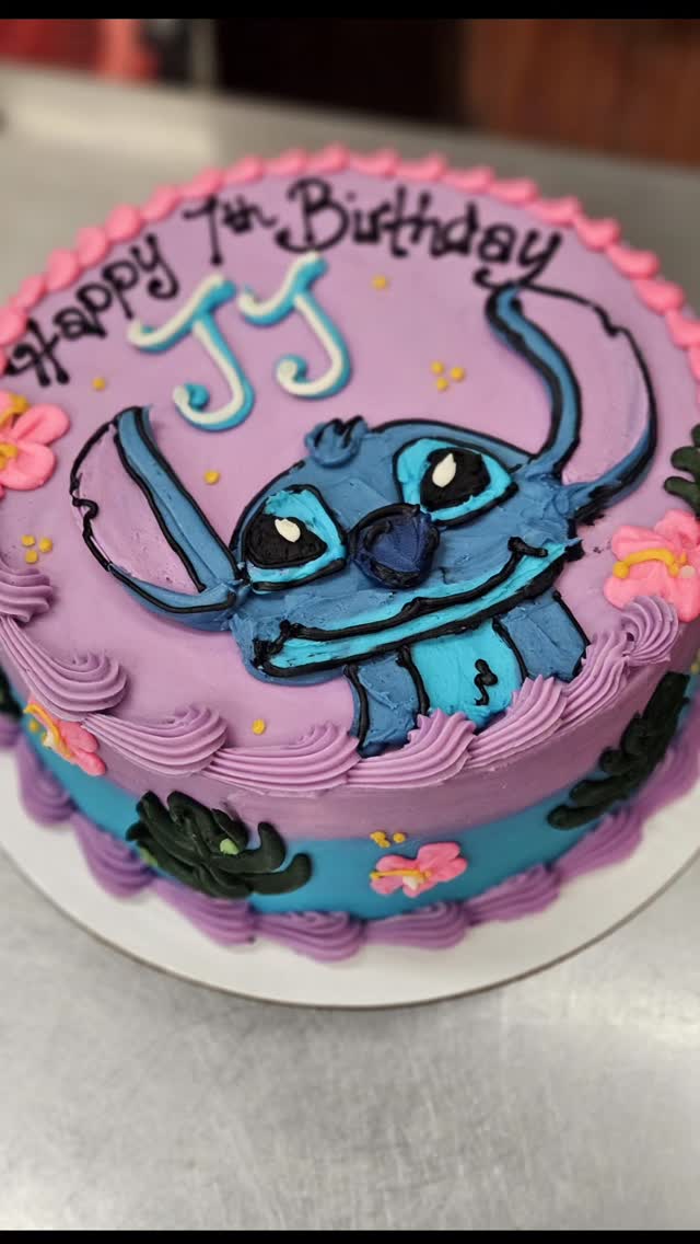 We always try to fit in cakes if we can, but just a friendly reminder that we need 1-2 weeks notice to make a custom cake!
🥰
Especially with graduation and wedding season coming upon us, its a very busy time!
😍
We love being a part of your celebrations--just get on our calender early! 😉 its a good thing right?! We are booking up so fast! 🤪