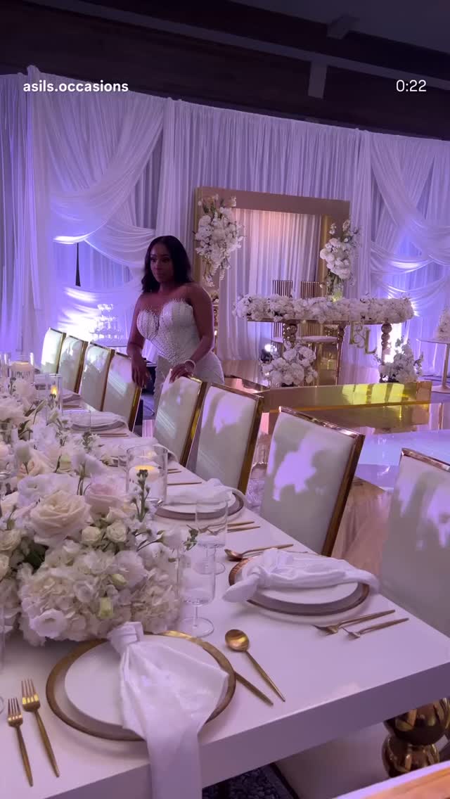 Luxury gold and white decorations and planning by @asils.occasions #partyrentalsatlanta #eventrentalsatlanta #luxurychairrentals #georgiaeventrentals #luxuryrentalsatlanta