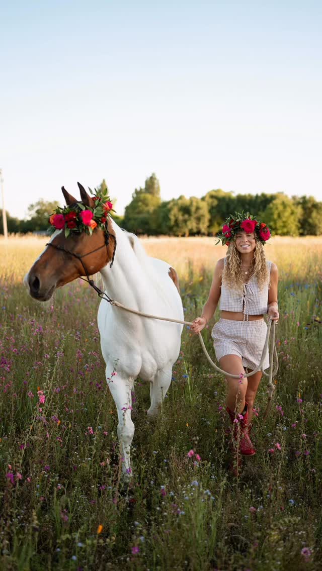 I was truly inspired, but this gorgeous meadow of wildflowers, and this was the end result. Thank you Kim for growing this meadow - thank you Joel for capturing my vision and thank you Michelle for being my model. Turned out pretty dreamy.