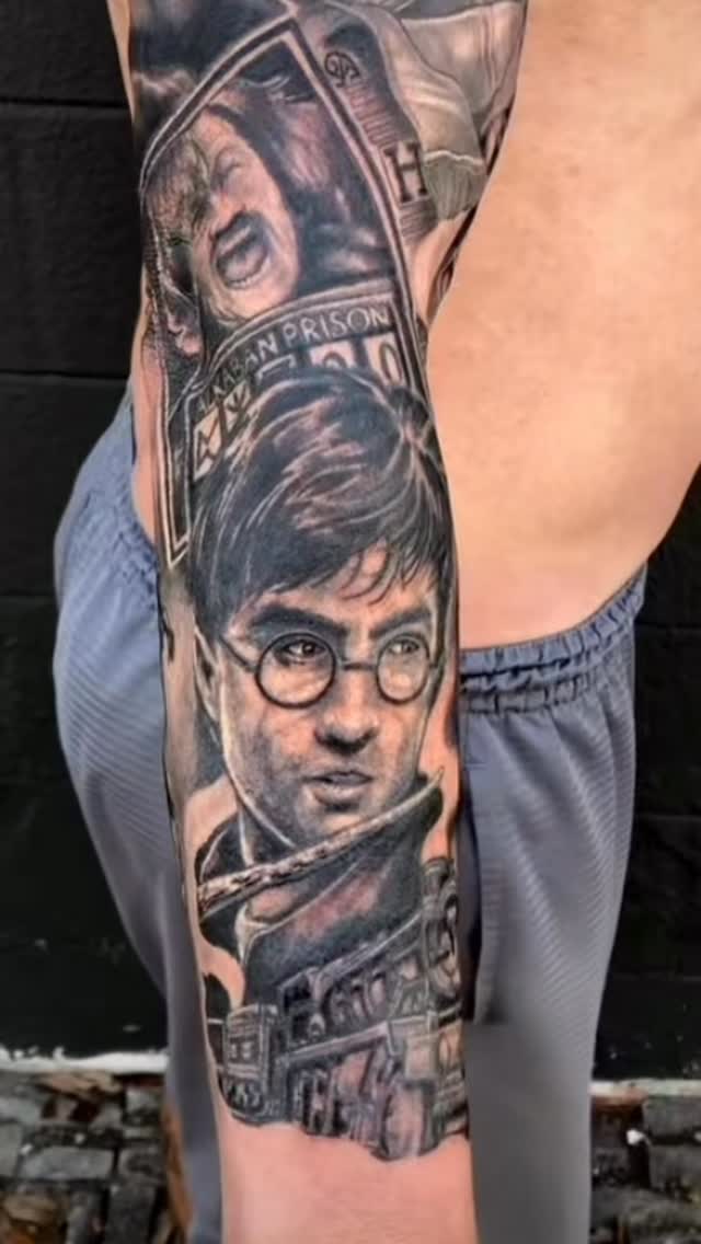 Where my Harry Potter fans at?? This black and grey Harry Potter tattoo sleeve was super fun to do. Which Harry Potter character would you get??
#harrypotter #harrypottertiktok #wizardingworld #blackandgrey #tattoosleeve
@luckysupplyusa @eternalink @truetubes @inkmaster @afterinked @afterinkedcolombia @electricgoldonparkblvd @kingpintattoosupply