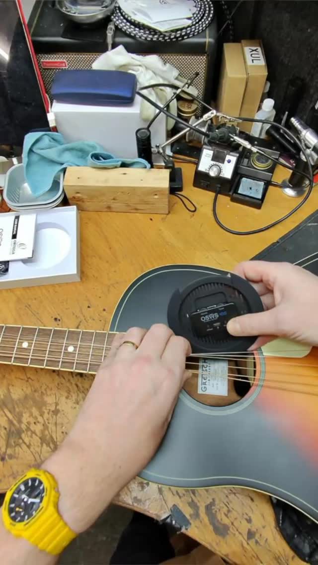 🎸 Going wireless with a Gretsch acoustic guitar!
In this video, I’m stringing up the Jim Dandy & unboxing the fab new @ortegaguitarsuk Wireless System, ready for installation!
👉 This is Part 3 of 5 — more coming soon.
#AcousticGuitar #GuitarGear #WirelessGuitar #Gretsch #OrtegaGuitars #ortegaOSWS100