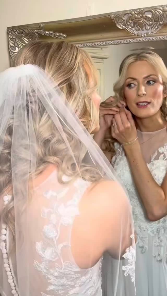 Not every bride wants full glam.
Not every bride wants to follow trends.
Some brides just want to feel effortlessly beautiful and completely themselves on the biggest morning of their lives ✨🤍
Soft glowing skin, romantic hair and timeless bridal styling that still feels elegant years later when you look back at your photographs.
That’s always my goal ✨
2027 diary now open 🤍
#BridalHair #BridalMakeup #NorthEastBride #WeddingHair #WeddingMakeup SoftGlamBride BridalSpecialist BrideToBe WeddingMorning DurhamBride UKBride TimelessBride LuxuryBridalStyle AwardWinningHMUA