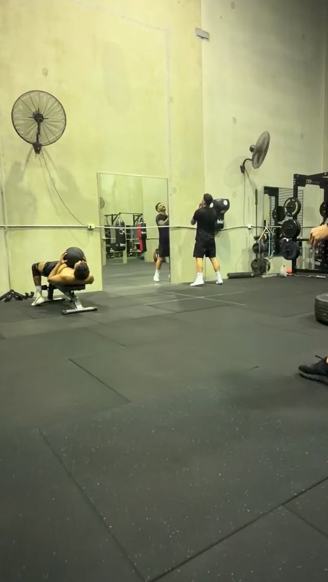 Was only a small class for strength and conditioning. Remember to get down to training tomorrow.. whether your New or have experience come down and check the club out. #boxing #kidsboxing #mentalhealth #womansboxing #proboxing