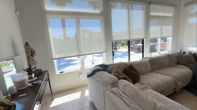 @somfyus Rechargeable internal batteries last around 8 months if used every day with a 6 hour charge (from my personal experience). .
.
.
#rollshades #palmsprigsblinds #hunterdouglas #somfy #blackouts laquintablinds ranchomirage indianwells smarthomepalmdesert cathedralcity
palmsprings rollershades windowtreatmentpalmsprings shutters plantationshutters motorizedrollershades electricrollershades automatedrollershades