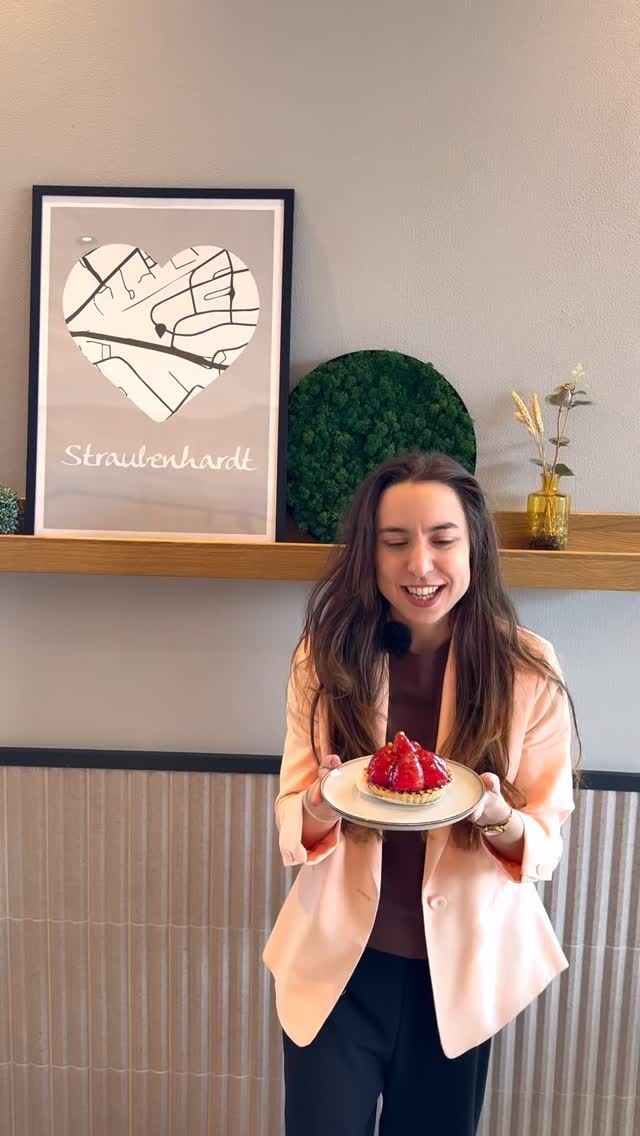 Ein Törtchen für ein Jahr Straubenhardt 🍓🤍
Und vor allem: Danke an euch.
Für eure Besuche, eure Unterstützung und die vielen kleinen und großen Genussmomente in unserem ersten gemeinsamen Jahr.
Auf viele weitere ✨🥨
#raisch #bäckerei #konditorei #straubenhardt #handwerk