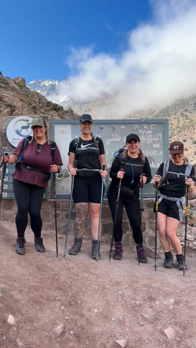 🏔️ Toubkal feel good bop with the best 💃 💕
#feelgoodbop #whynot #crazyasusual #toubkal #mounttoubkal